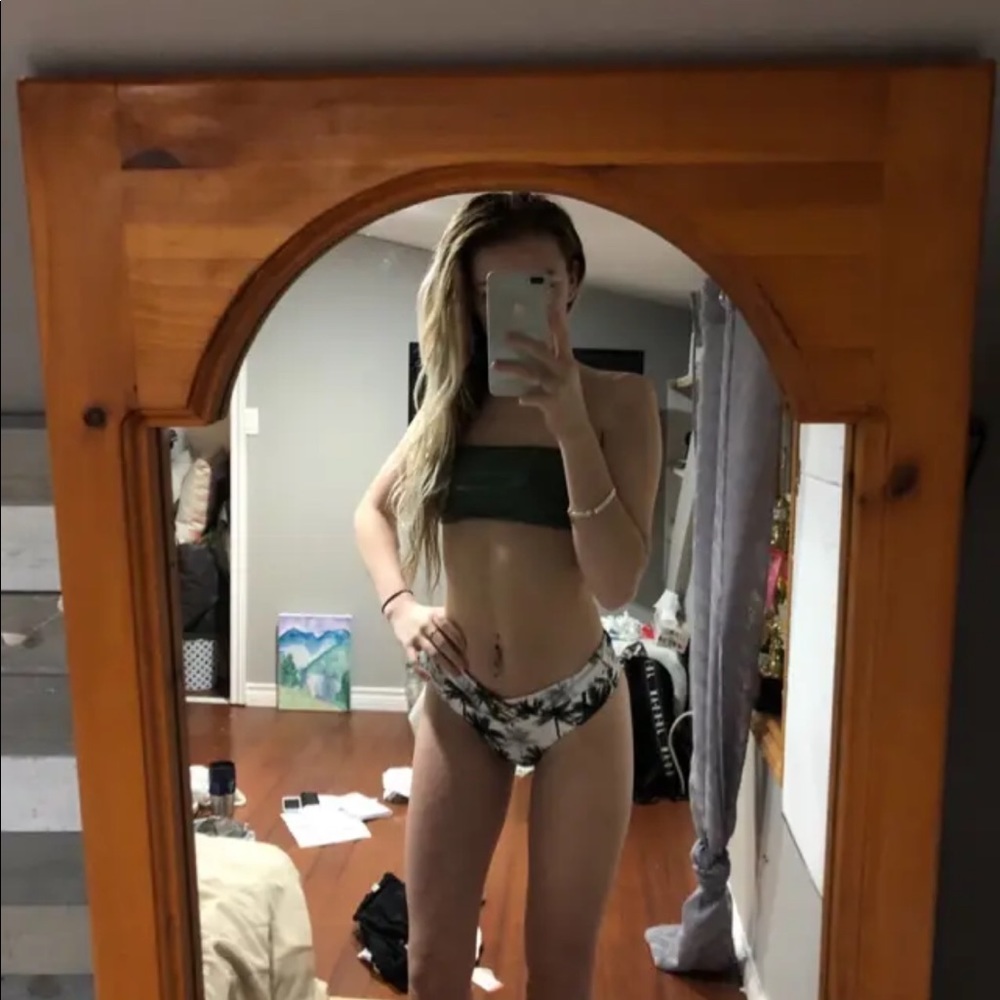 NWOT Coconut Tree Print Bikini - Picture 6 of 10